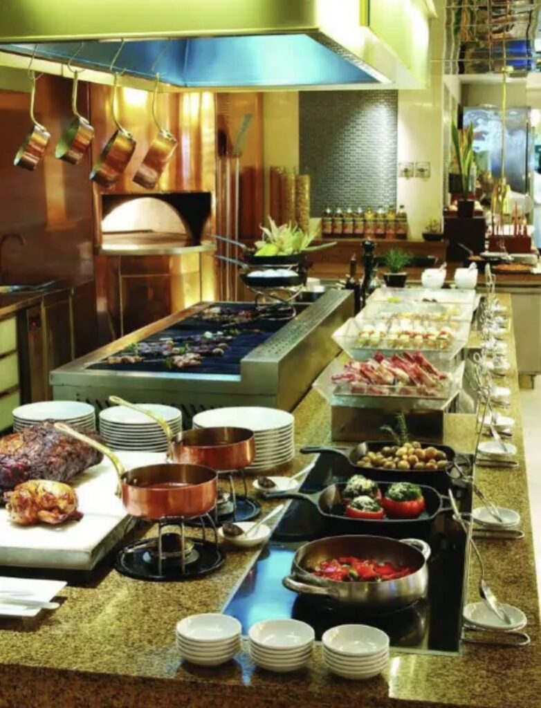 ニューコーストマニラホテル ビュッフェスタイル レストラン 料理 newcoast manila hotel buffet style restrant