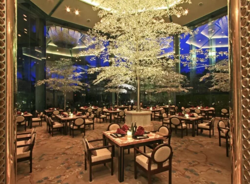 フィリピン ダイアモンドホテルマニラ 1階の高級日本食レストラン有楽園 phillipines diamondhotel manila luxury japanease restaurant Yuurakuen